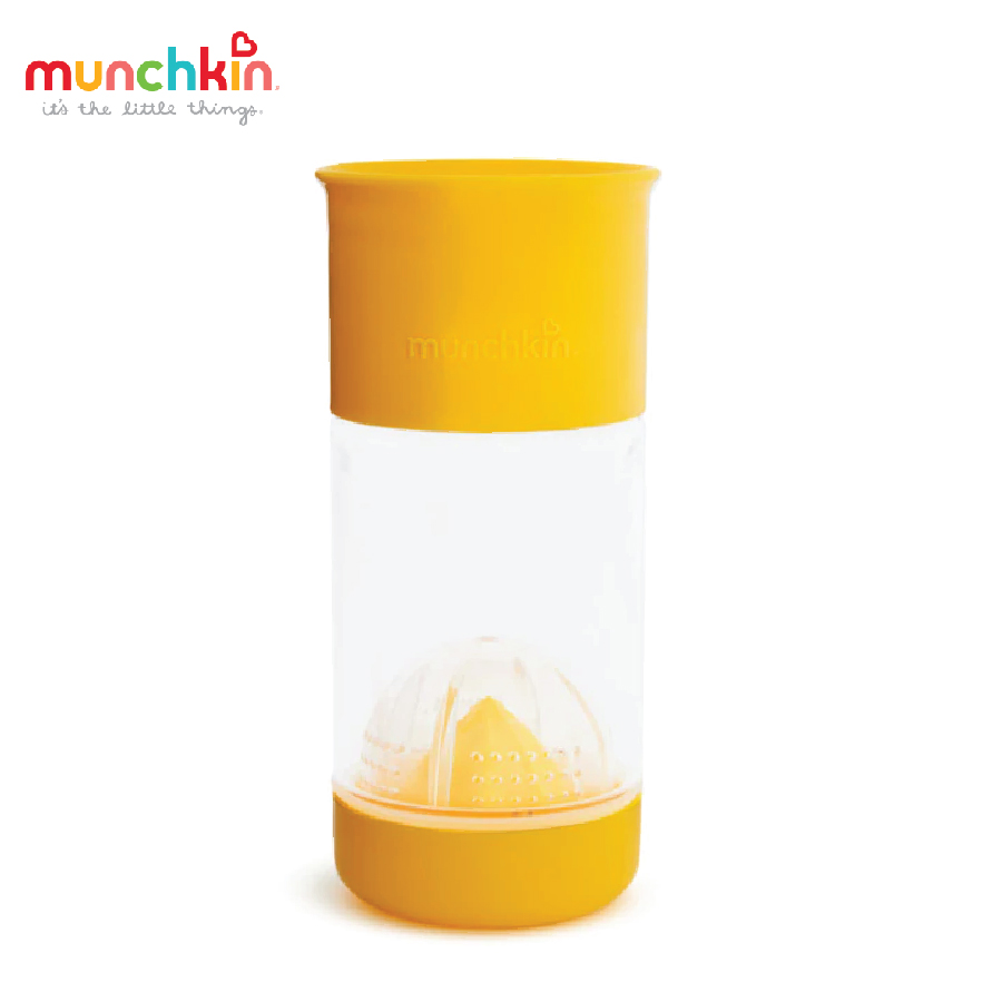 CỐC 360 ĐỘ CHỐNG ĐỔ CÓ NGĂN ÉP TRÁI CÂY MUNCHKIN (VÀNG-414ML)